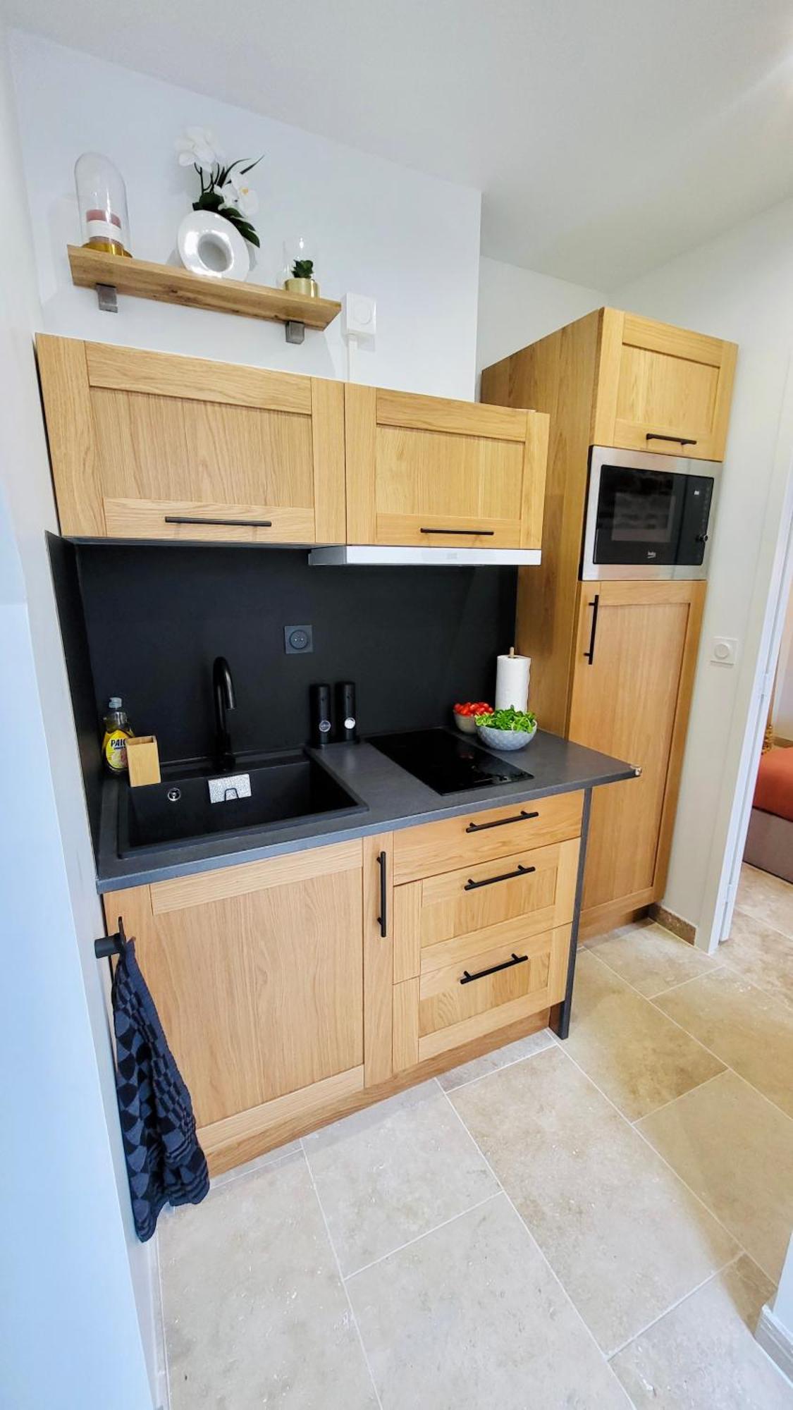 - La Suite Delos - Jacuzzi 2 Places - Centre Ville A Pied - Lit Queen Size - Parking Privee - Wifi - City Center Within Walking Distance - Quimper Bagian luar foto